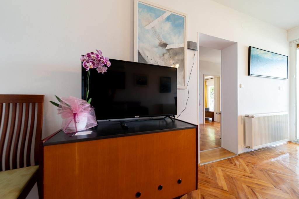 fia 70s beach apartment 13 fia 70s beach apartment 13