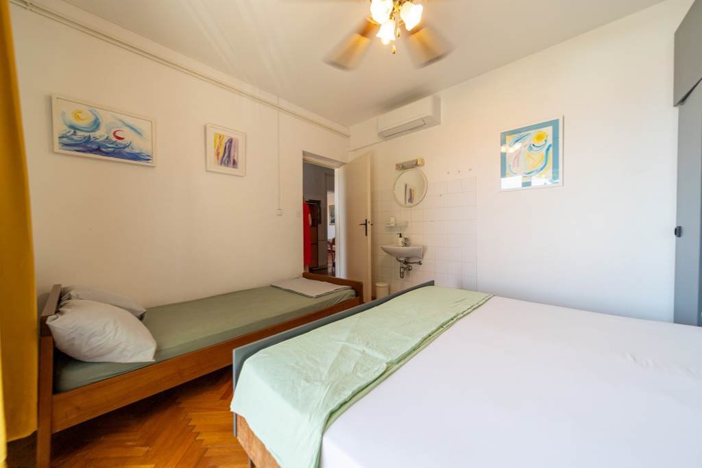 fia 70s beach apartment 3 fia 70s beach apartment 3